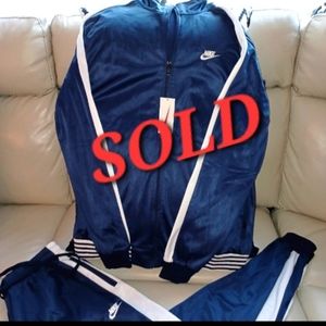 💙🤍💙 BEAUTIFUL DARK BLUE UNISEX 2 PIECE NIKE SUIT